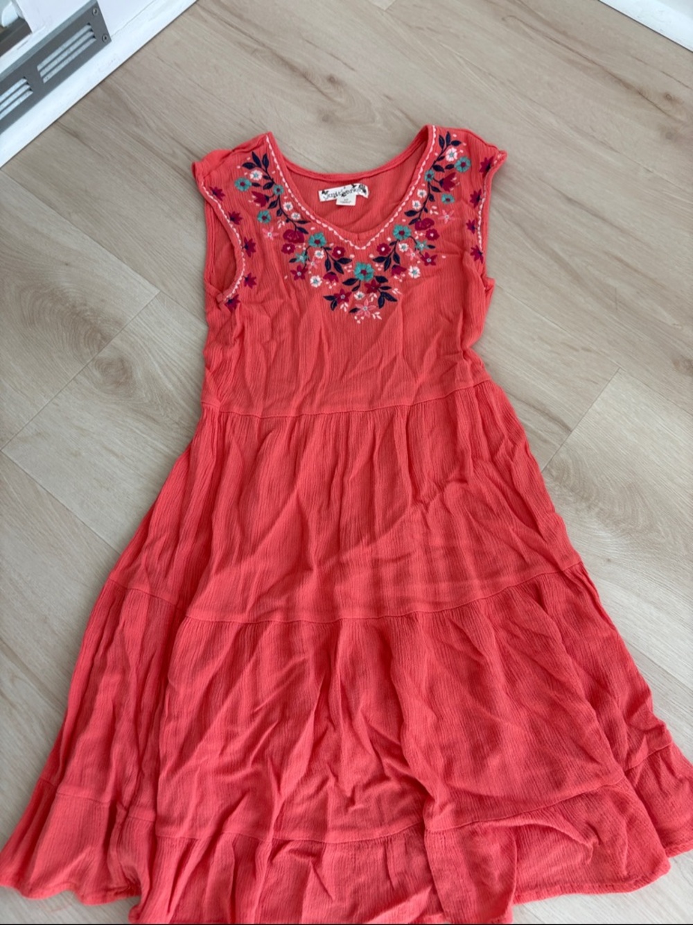 Three girls Summer outfits - Picture 2 of 4